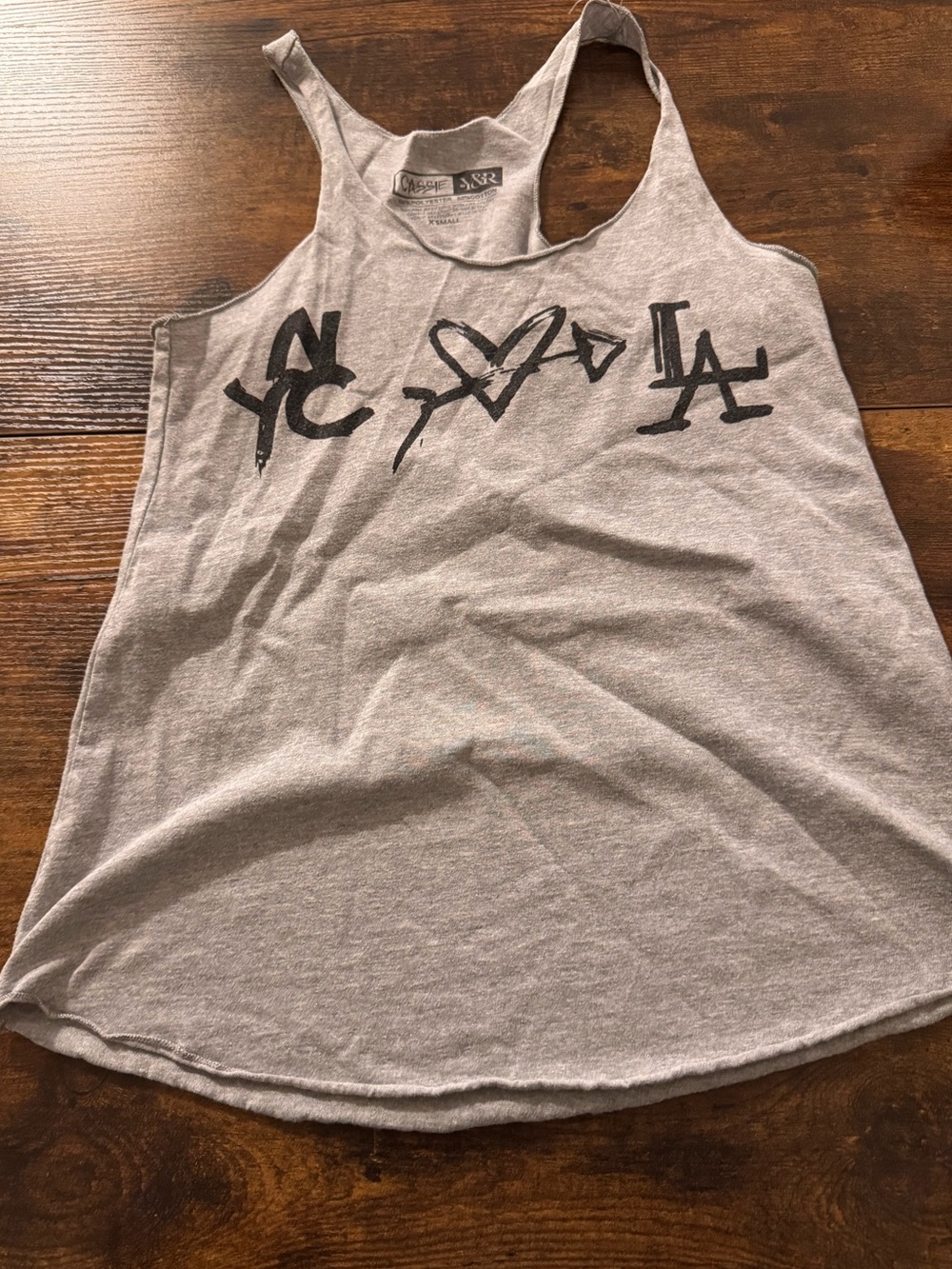 Billabong/ Y&R Tank Tops Bundle - Picture 5 of 8